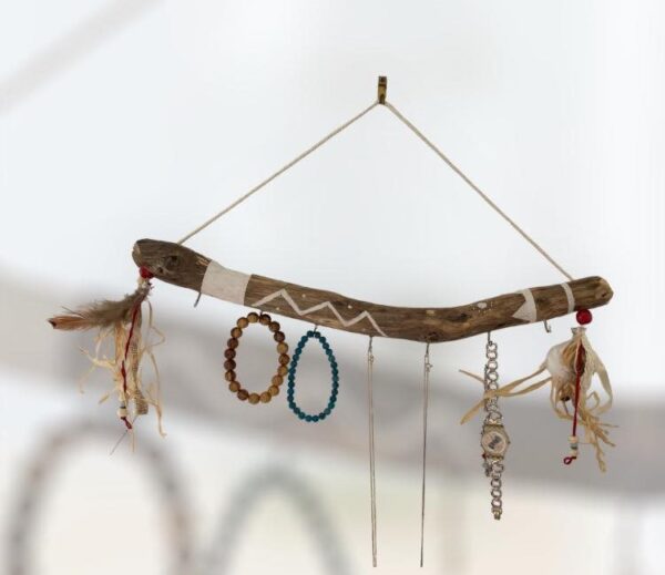 Porte bijoux en bois naturel - Modéle Unique